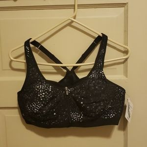 NWT VS sport knockout front close sport bra